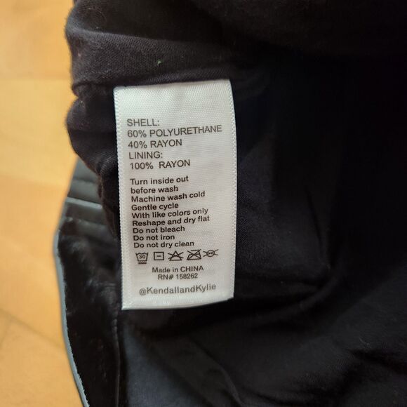 Kendall + Kylie Faux Leather Mini Skirt, Black, Size Medium - Picture 5 of 7